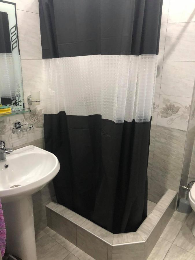George-Groups Apartment Кутаиси Екстериор снимка